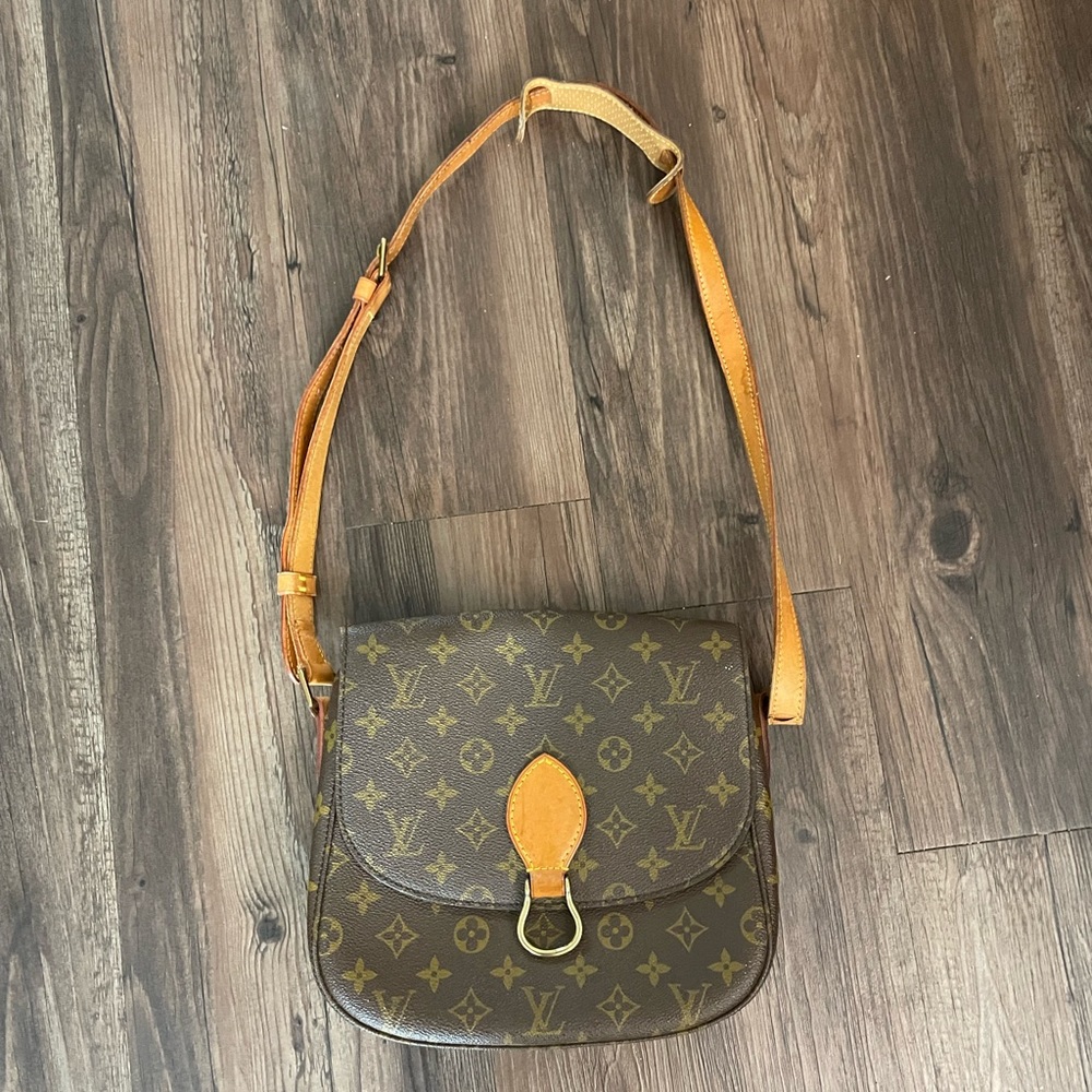 Interest check!! Louis Vuitton brown leather bag. Medium size bag in PERFECT con